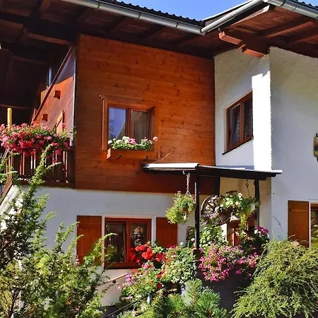 In Near Amade Slopes アパート