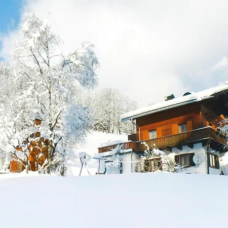 In Near Amade Slopes アパート